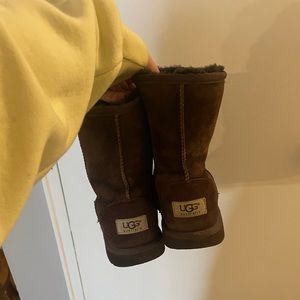 Uggs - Chocolate Size 5